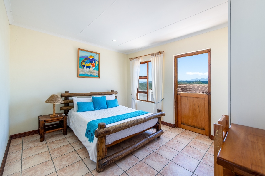 6 Bedroom Property for Sale in Cola Beach Western Cape